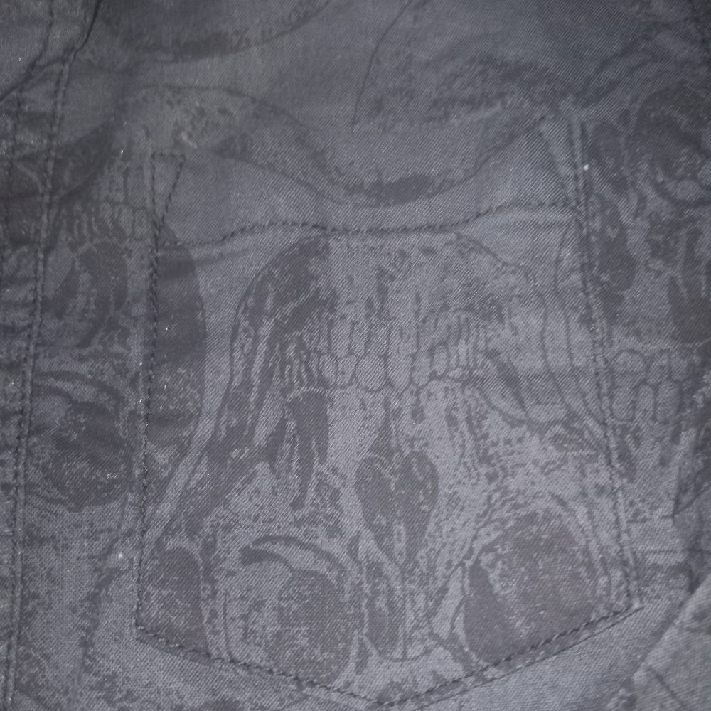 Skull button down - Picture 4 of 6